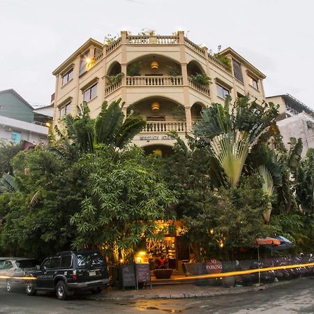Anise Hotel And Restaurant Phnom Penh Esterno foto