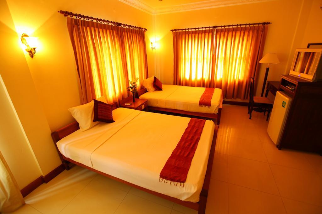 Anise Hotel And Restaurant Phnom Penh Esterno foto