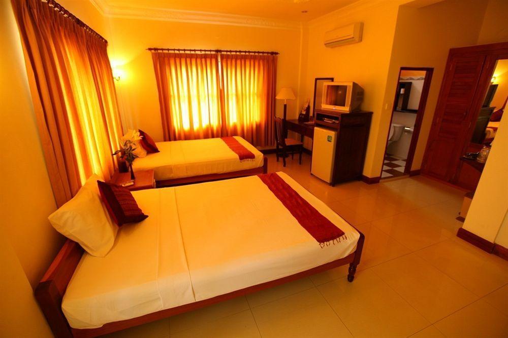 Anise Hotel And Restaurant Phnom Penh Esterno foto