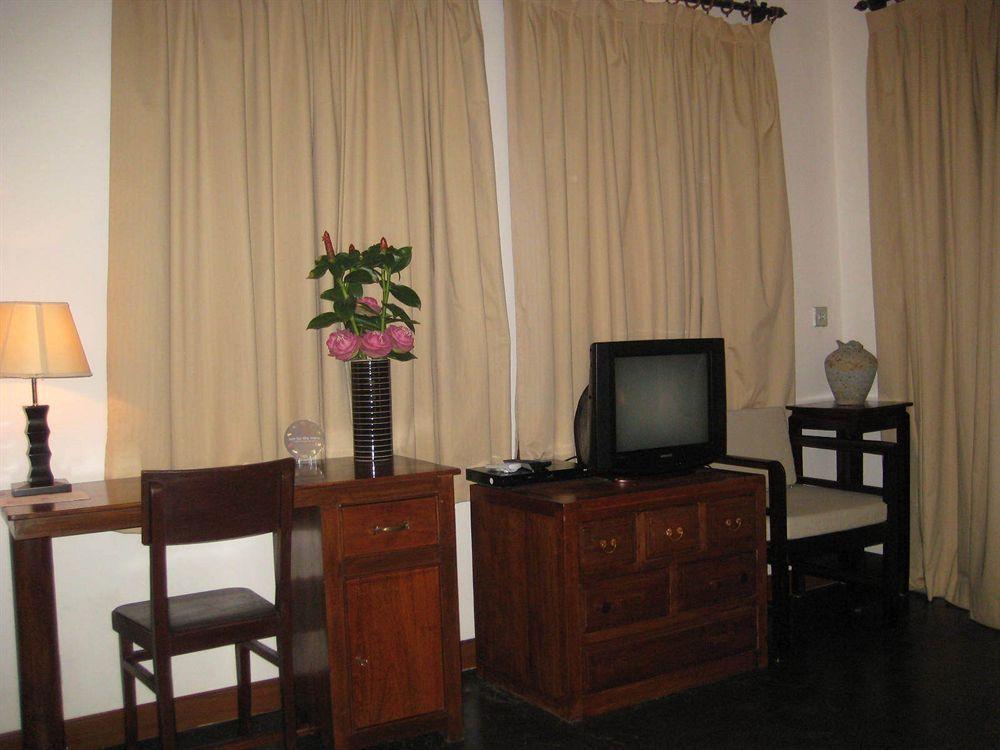 Anise Hotel And Restaurant Phnom Penh Esterno foto