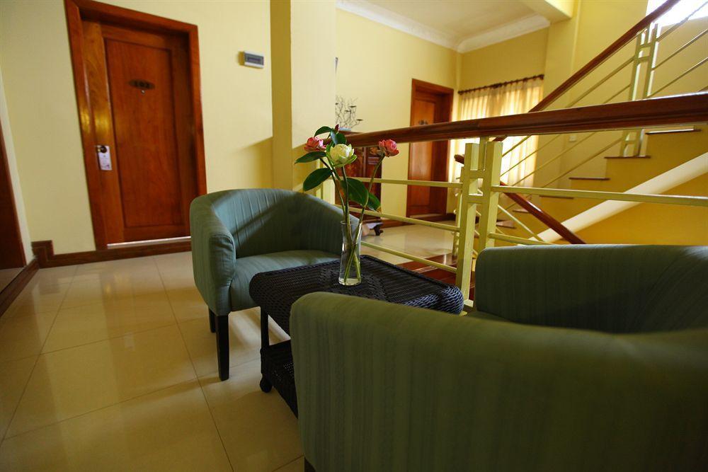 Anise Hotel And Restaurant Phnom Penh Esterno foto