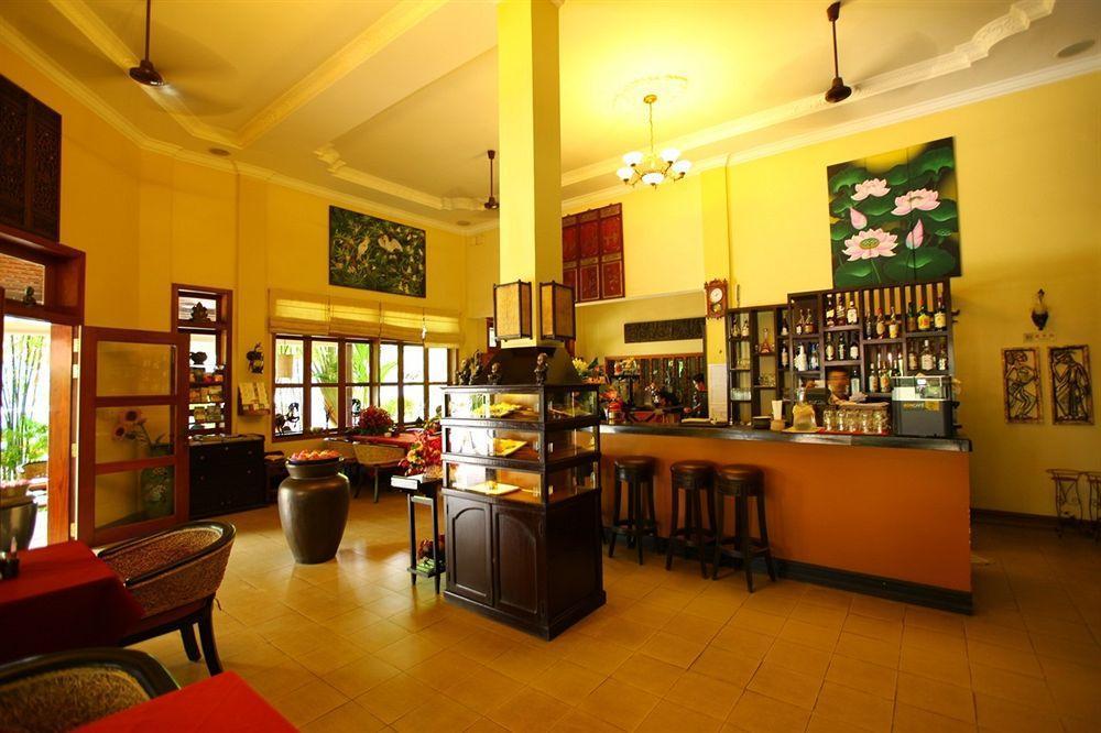 Anise Hotel And Restaurant Phnom Penh Esterno foto