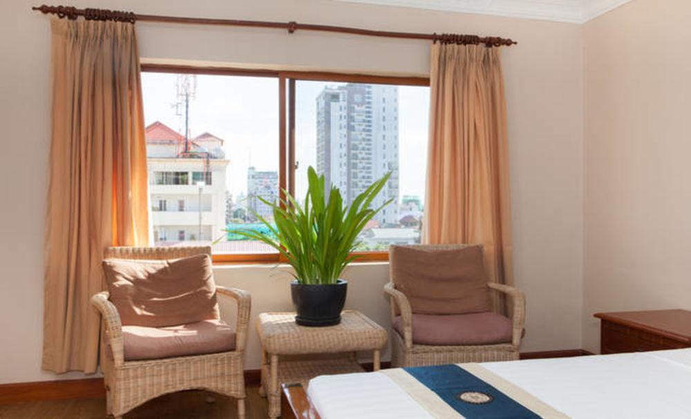Anise Hotel And Restaurant Phnom Penh Esterno foto