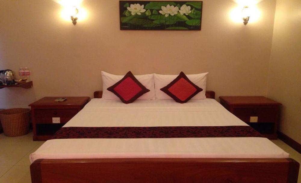Anise Hotel And Restaurant Phnom Penh Esterno foto