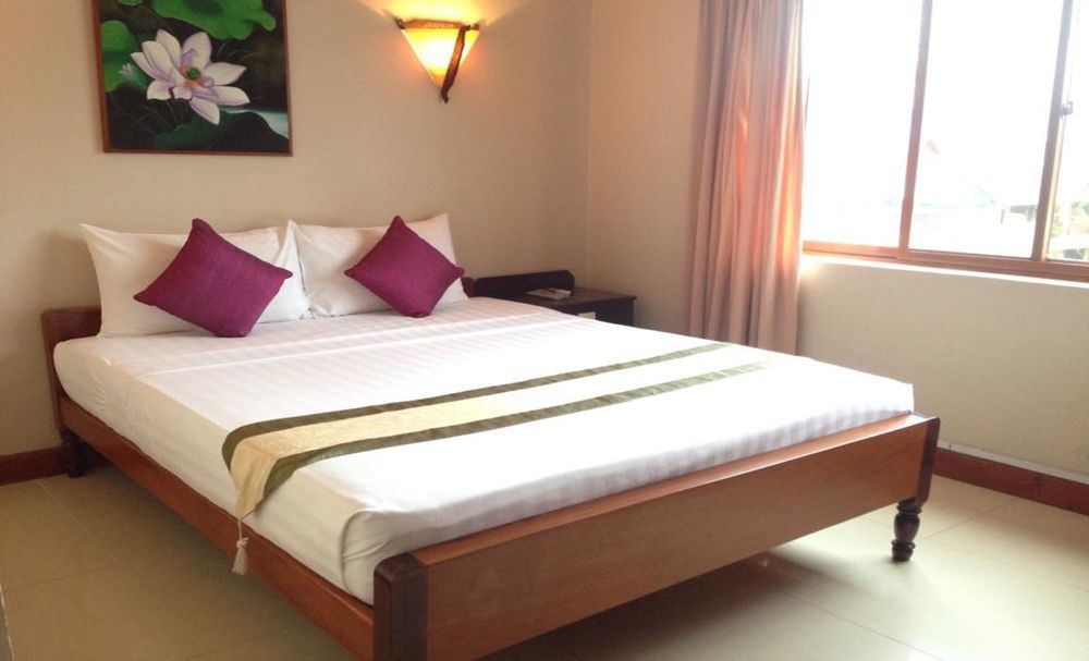 Anise Hotel And Restaurant Phnom Penh Esterno foto