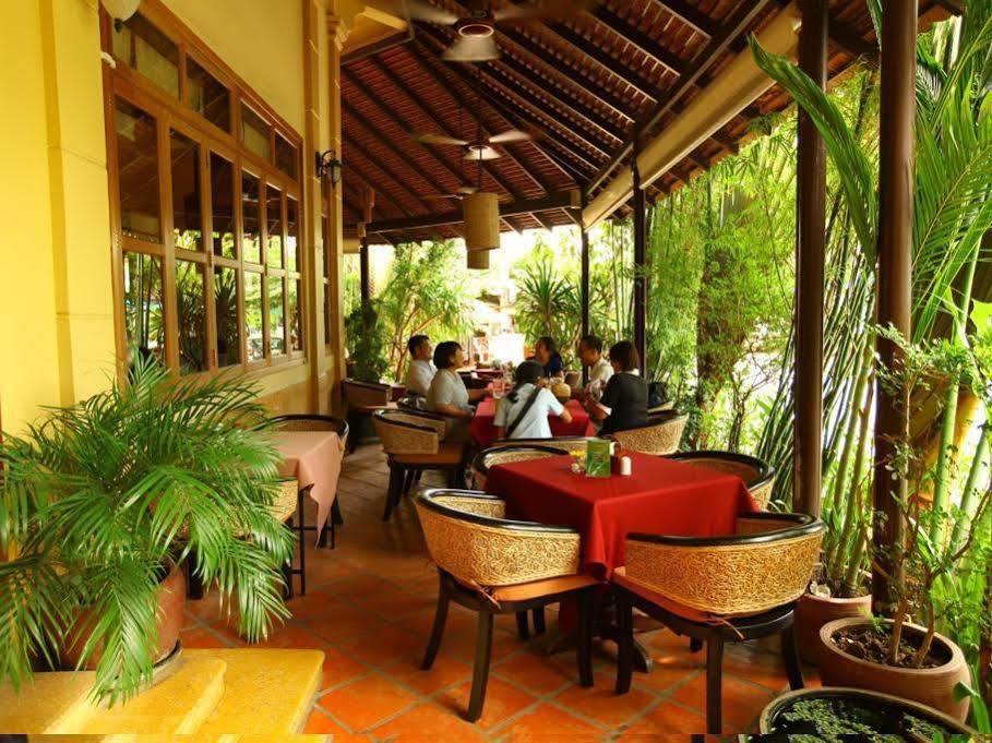 Anise Hotel And Restaurant Phnom Penh Esterno foto