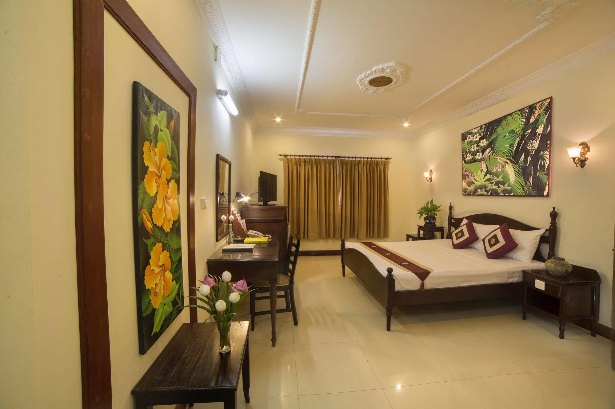Anise Hotel And Restaurant Phnom Penh Esterno foto