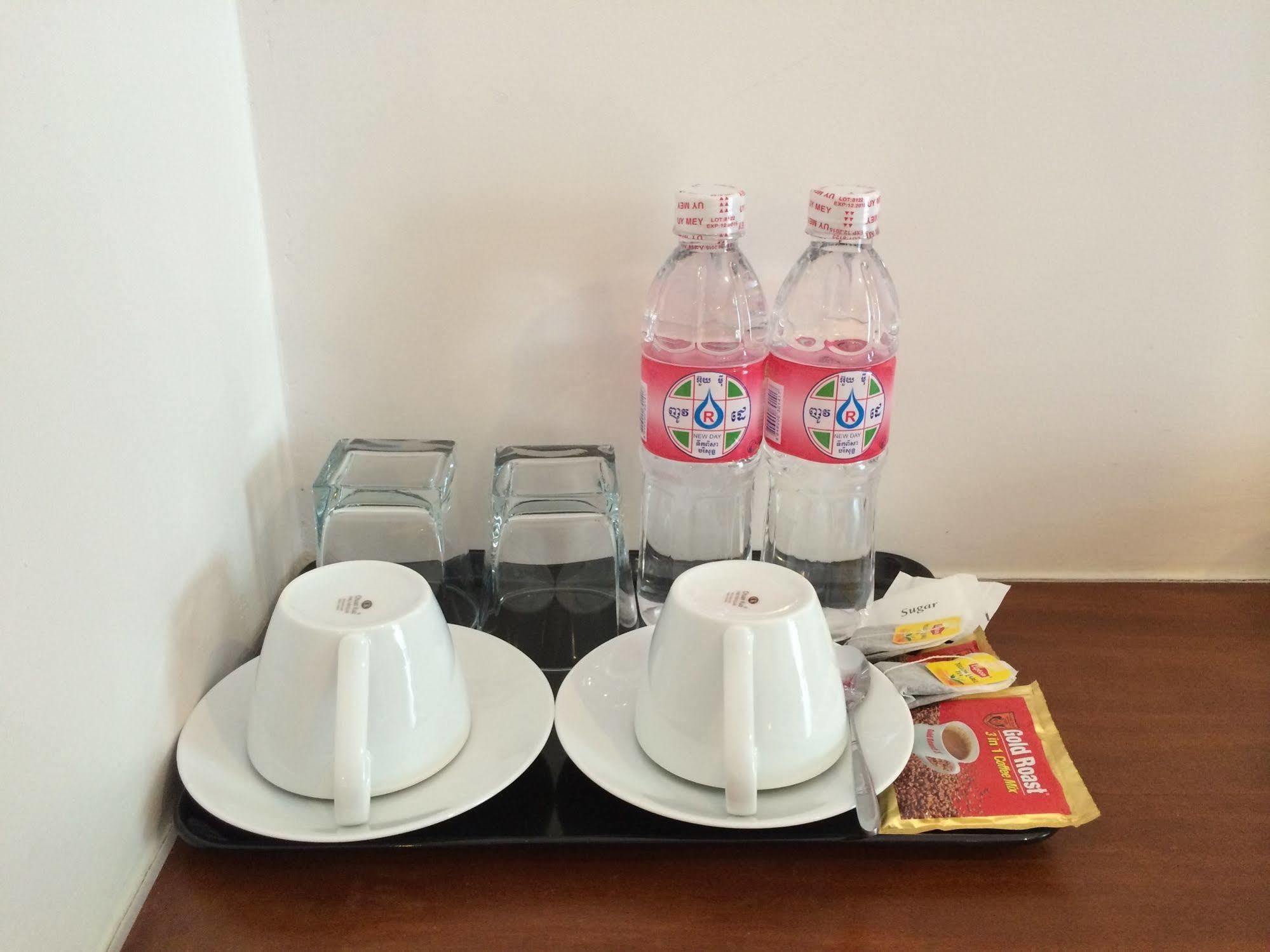 Anise Hotel And Restaurant Phnom Penh Esterno foto