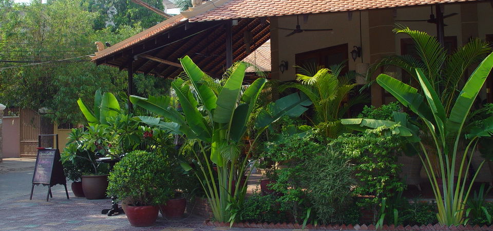 Anise Hotel And Restaurant Phnom Penh Esterno foto